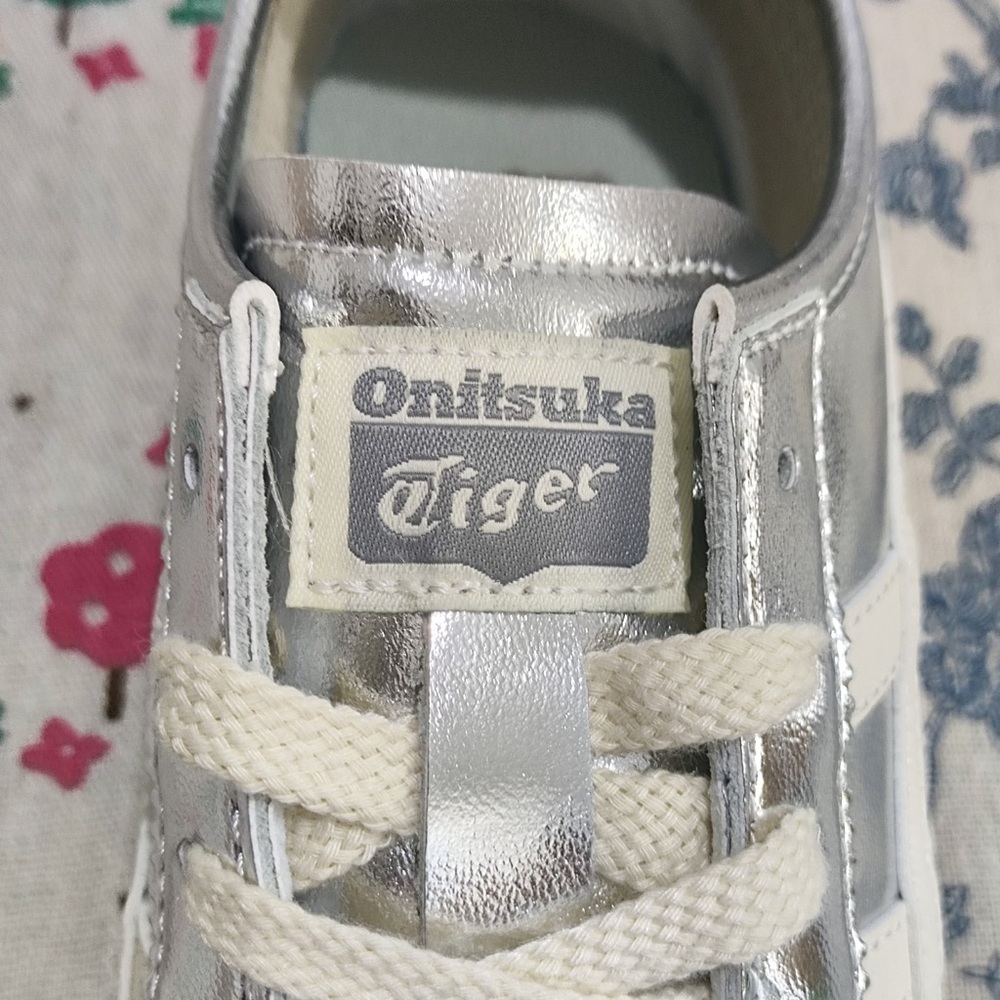 Onitsuka Tiger by Asics Metallic Silver Sneakers with Cream Laces - Picture 3 of 10